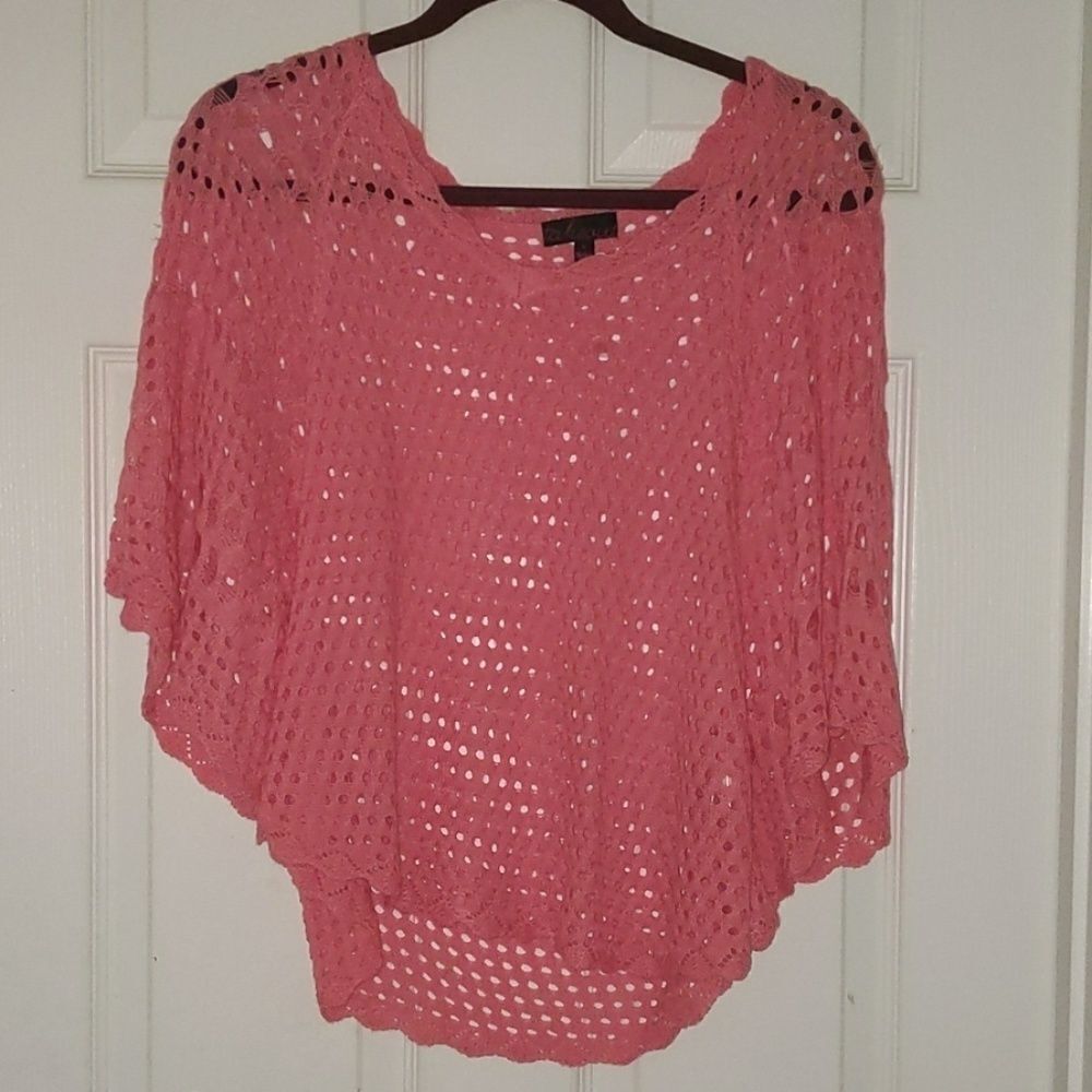 Takeout coral butterfly style top Sz L NWOT
